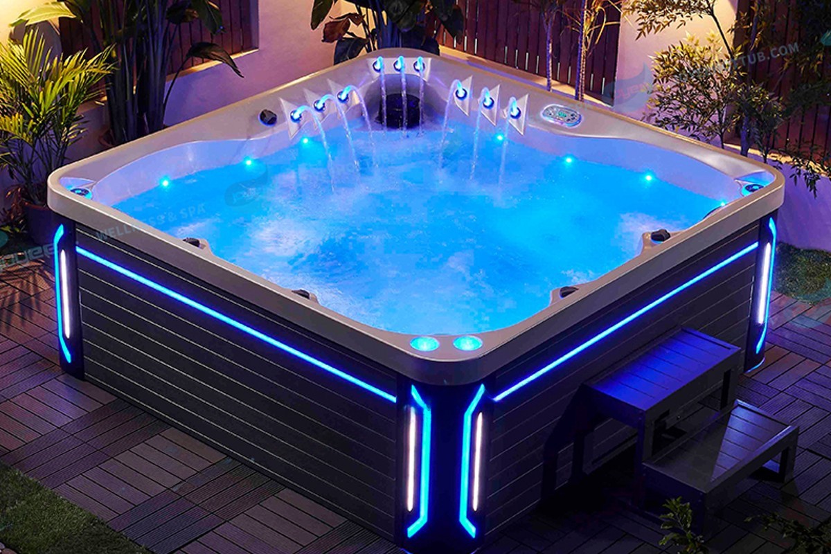 Genting family spa pool