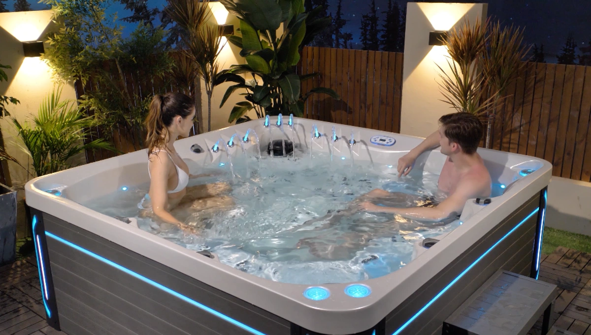 Genting 5 person family spa pool